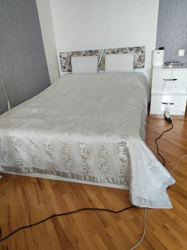 горка мебель: AmlBazalı taxt 2 tumba 250 azn. Ünvan Varovski (0578) aml