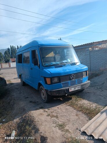 матиз автомат продаю: Микроавтобус Mercedes-Benz синего цвета. (обмен не интересует 🙅🏻‍♂️)