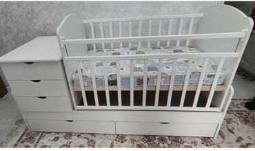 детская кроватка с пеленальным столиком: Продается детский кровать- трансформер 3 в 1. Производства - Россия