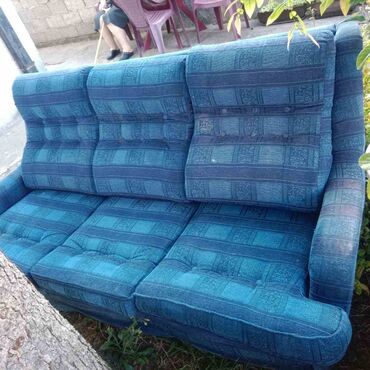 dvosed i trosed forma ideale: Polovni trosed i dve fotelje