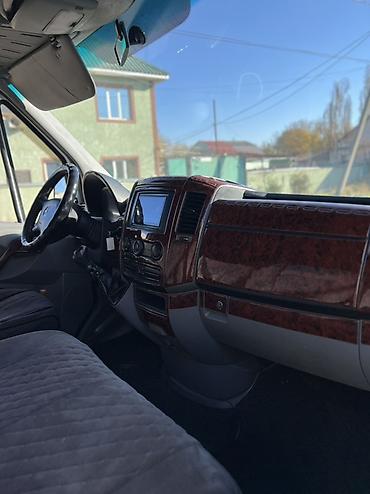 Легкий грузовой транспорт: Легкий грузовик, Mercedes-Benz — 7