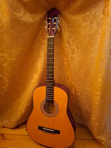Yasateao classik gitara,istifadə olunmayıb 1 həftədir alınıb özümə