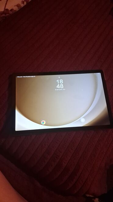 Apple iPad: Samsung planşet - Marka/model: Samsung Galaxy Tab (şəkildəki dizayn –