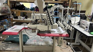 бытовые швейные машинки: Поясная машинка автомат 
Работает с термопрессом
Почти новый
