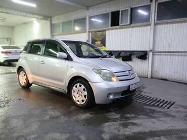 Toyota: Toyota ist: 2002 г., 1.3 л, Автомат, Бензин, Хэтчбэк