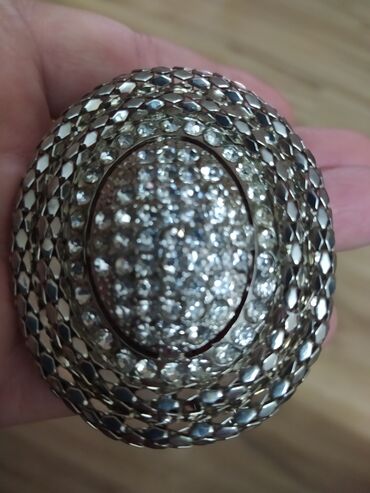 Narukvice: Prodajem dve masivne svečane narukvice,jedna debela okrugla - 1200 na lalafo.rs — 7 Narukvice: Prodajem dve masivne svečane narukvice,jedna debela okrugla - 1200 — 7