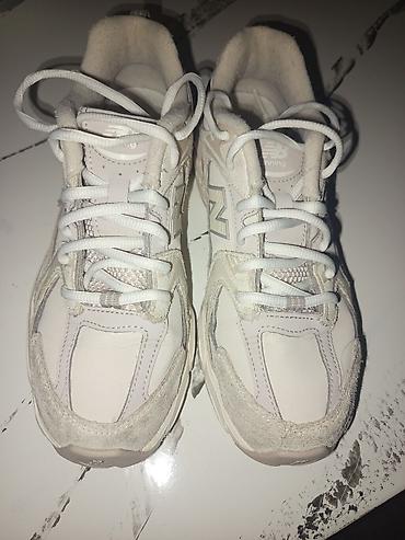 New Balance patike – model serije 530, bele/ekru nijanse - Brend: New