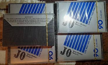 kaset: Kasetlər audio və video kasetlər hər biri təmizdir upakovkadadır — 3