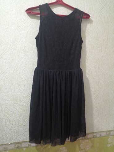 вечернее чёрное платье: Вечернее платье, Средняя модель, Без рукавов, M (EU 38)