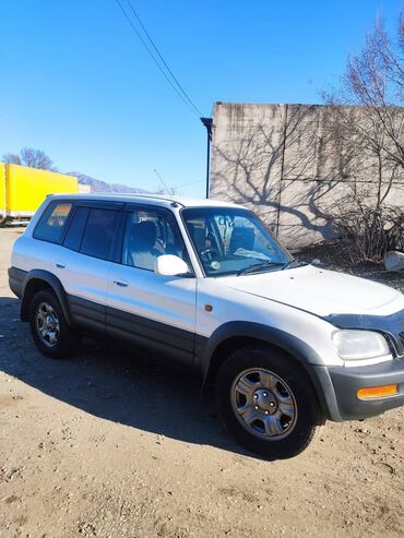 Toyota: Toyota RAV4: 1997 г., 2 л, Автомат, Бензин, Кроссовер