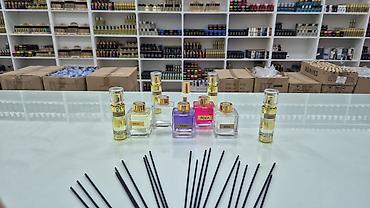 Hədiyyə bağlamaları: Hədiyyə qutusu, rəng - Qızılı — 68