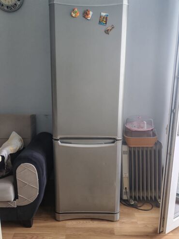 Blenderlər: İşlənmiş 2 qapılı Indesit Soyuducu Satılır, rəng - Boz