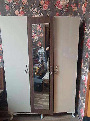 islənmis dolab: İşlənmiş, 3 qapılı, Güzgülü, Bej, Taxta, Açılan, Düz dolab — 1
