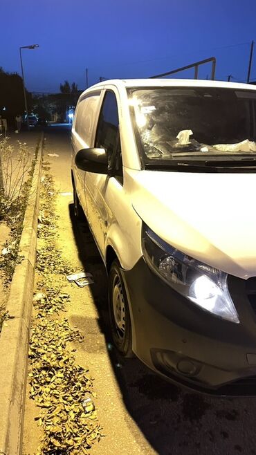 Yük maşınları: Ağ rəngli yük/furqon tipli mikroavtovan Xüsusiyyətlər: - Geniş yan — 20