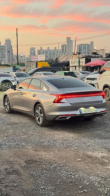 audi g7: Kia K8: 2022 г., Седан — 6