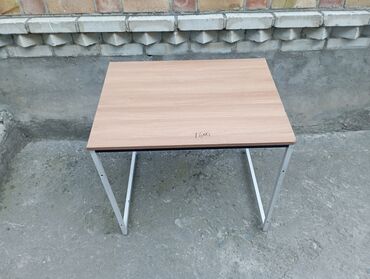 уголок для кухни в бишкеке цены: Парта, стулья пластиковые, полка сеточный, и шкаф длинный, Состояние