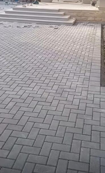 Tamet: Müxtəlif çalarlarda olan beton plitələrdən hazırlanmış səki örtüyü -da lalafo.az — 17 Tamet: Müxtəlif çalarlarda olan beton plitələrdən hazırlanmış səki örtüyü — 17