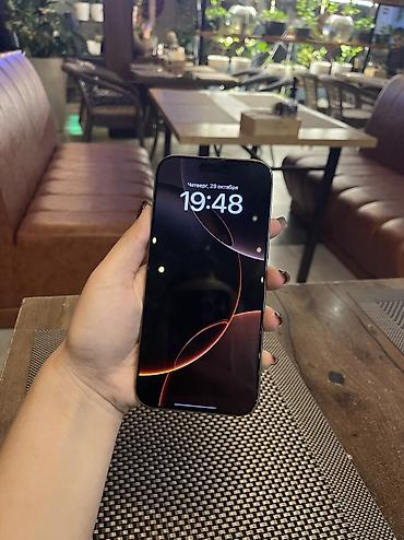 playstaion 5: IPhone 16 Pro Max, Б/у, 256 ГБ, Золотой, Защитное стекло, Чехол, Коробка, 89 % — 2