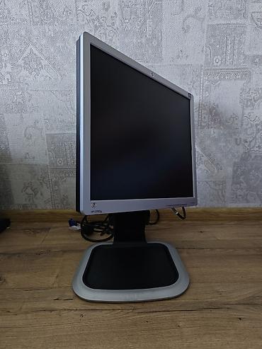 Masaüstü kompüterlər və komponentlər: HP L1950g LCD monitor - Ekran: 19 düym, 5:4 nisbəti (Square), LCD - — 2