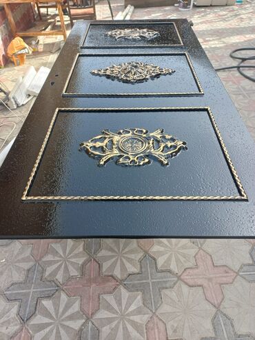 Həyət darvazaları: Darvazalari̇n renglenmesi̇ xi̇dməti̇ növbəti̇ el i̇şi̇mi̇z 😍 — 5