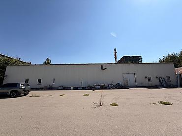 земля для бизнеса: 560 м², С отдельным входом, With parking, High ceilings, Другой тип здания — 4