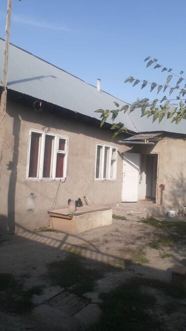 продаю дом село ак жол: Дом, 9999 м², 2 комнаты, Собственник