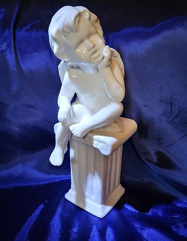 sintelon kula: Porcelanska veca,nova figura andjela ( heruvima ),na stubu. Nova — 2