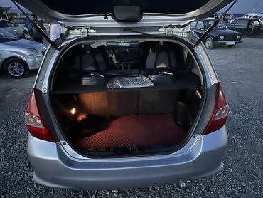 мицубиси спец стар: Honda Jazz: 2005 г., 1.4 л, Механика, Бензин, Хэтчбэк