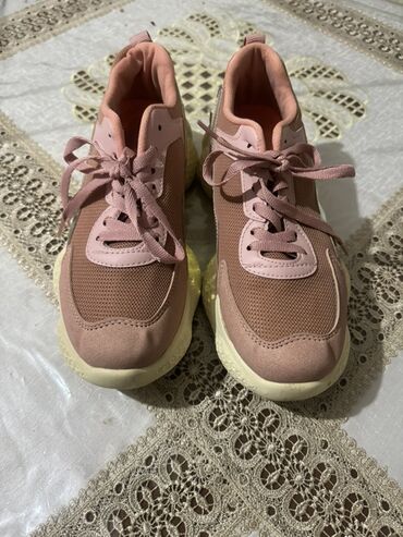 Women's Sneakers and athletic shoes: Qadın ayaqqabıları və idman krosovkaları dəsti 1) Sarı-qaranın — 7