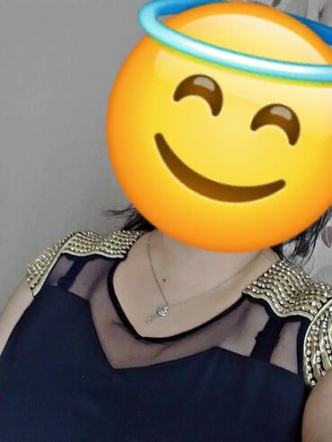 Köynək və bluzalar: Naxışlı qara bluz. Bu bluzun çiyin hissələri parıldayan qızılı rəngli lalafo.az -da Köynək və bluzalar: Naxışlı qara bluz. Bu bluzun çiyin hissələri parıldayan qızılı rəngli