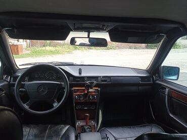 граната на степ: Mercedes-Benz W124: 1994 г., 2 л, Механика, Бензин, Седан