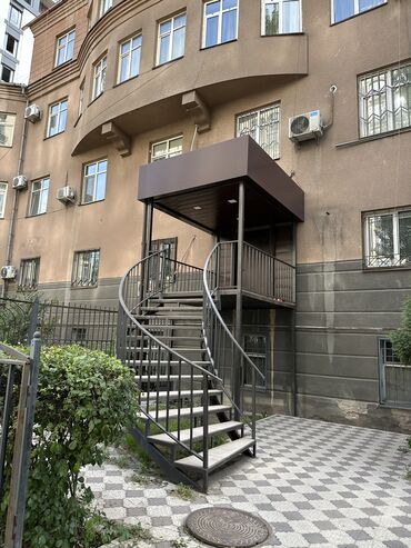 Офисы: Сдаю Офис, 45 м², В жилом комплексе, 1 линия