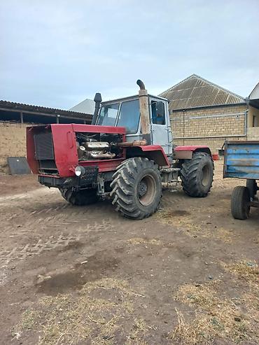 rengli işıq: Ağır sinif dördötürücülü traktor - Güclü dizel mühərrik, qabaqda iri — 5