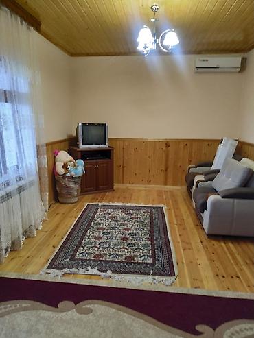 Daşınmaz əmlak: Kirayə üçün geniş, rahat həyət evi - Plan: açıq mətbəxli qonaq otağı — 4