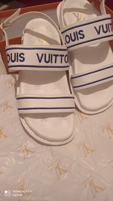 Босоніжки та шльопанці: Босоножка Louis Vuitton, совсем новый, 36размер