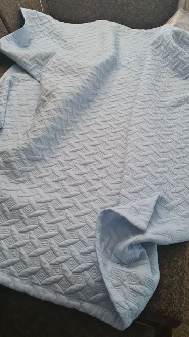 Постельное белье: Одеяло-покрывало/двуспалка
Цвет светло голубой
Состояние идеальное