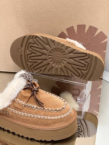 papuce za plazu sa platformom: Ugg slippers, color - Beige, 38