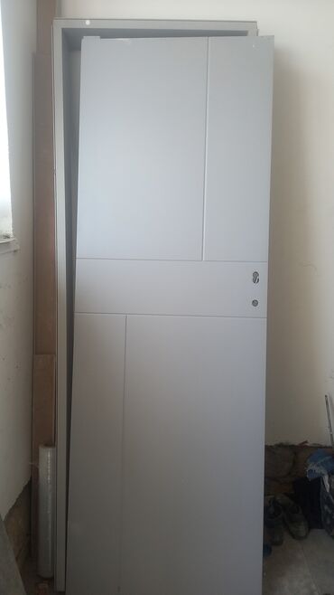 islenmis demir qapi satisi: Satilir 50m