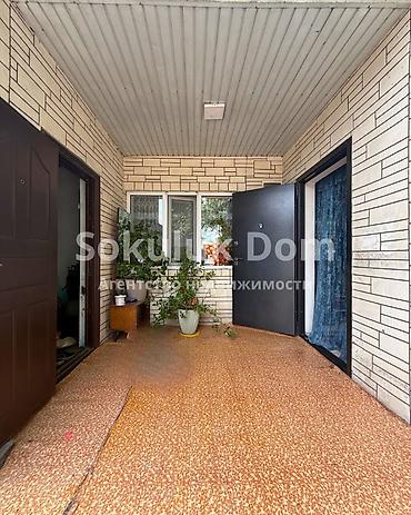 Продажа коттеджей и домов: 🏠Продается дом в с. Сокулук 🟡Комнаты: 3 🟡 Участок: 8 соток (по факту — 16