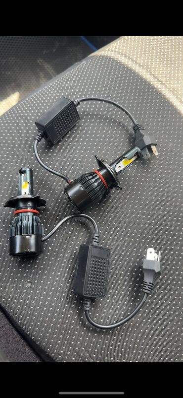 Digər aksesuarlar: H4 led lampalar iki üç dəfə 07 taxılıb təzə kimidi 4 rəngi var göy ağ
