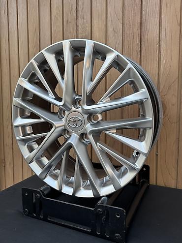 керамика авто: Литые Диски R 17 Toyota, Комплект, отверстий - 5, Новый — 3