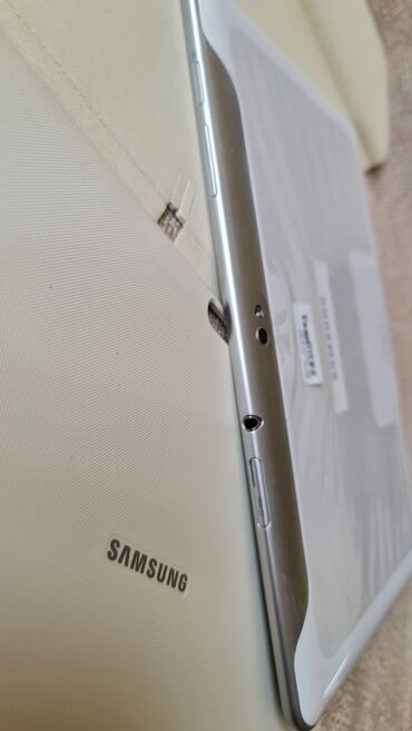 Tableti: Samsung tablet veliki 10.1 inca,sa maskom kao nov ima folije na sebi — 7