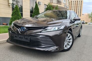 срочно продать машину: Toyota Camry: 2021 г., 2.5 л, Автоматтык, Гибрид, Седан