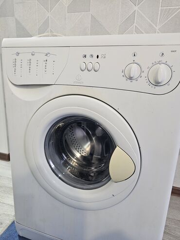 утюги подошвой деликатных тканей: Стиральная машина Indesit, Автомат, До 6 кг, Компактная