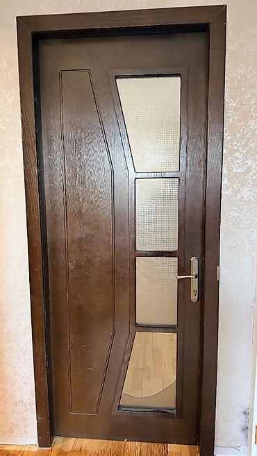 avropa qapisi: 🚪 5 ədəd Avropa qapısı + 1 plastik qapı satılır Təmirlə əlaqədar 5 — 2