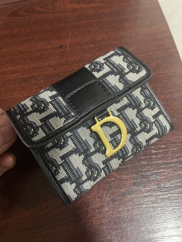 кошелек женский бишкек цена: Продается кошелек в стиле диор новое