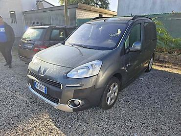 b6 1817: LEVO KRILO ZA PEUGEOT PARTNER OD 2008. DO 2018. GOD. | Levo krilo u — 2