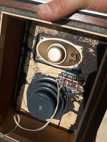 Dinamiklər və kolonkalar: Bir ədəddir işləkdi ünvan Binə qəsəbəsində vatsap var — 1