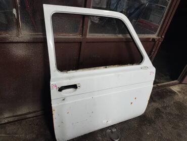 Auto delovi: Dodatni opis Vrata desna Lada 21213,21214 Niva br.4. U beloj boji — 2