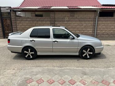 бачок омывателя нексия 2: Volkswagen Vento: 1995 г., 2 л, Автомат, Бензин, Седан